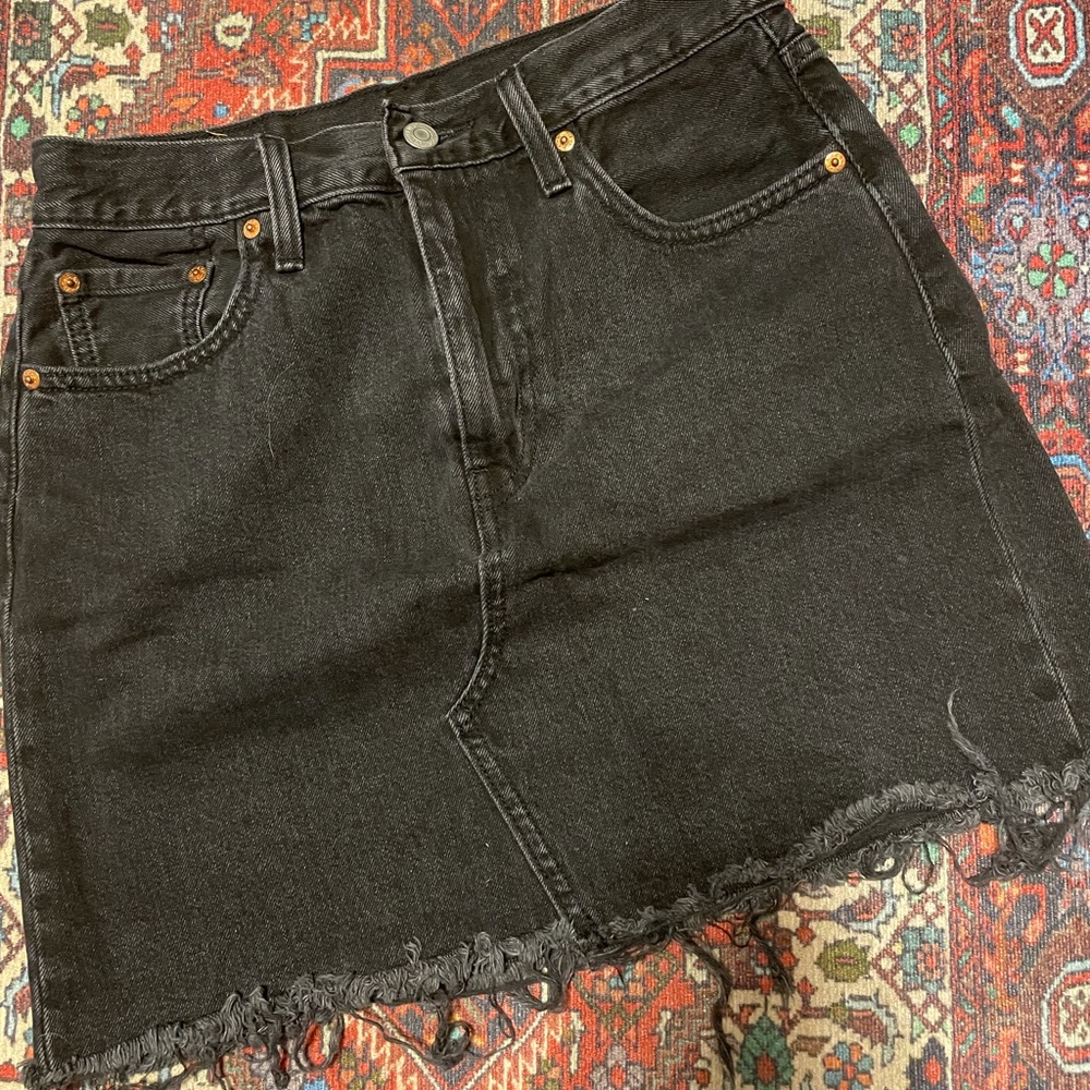Levi’s black denim mini skirt